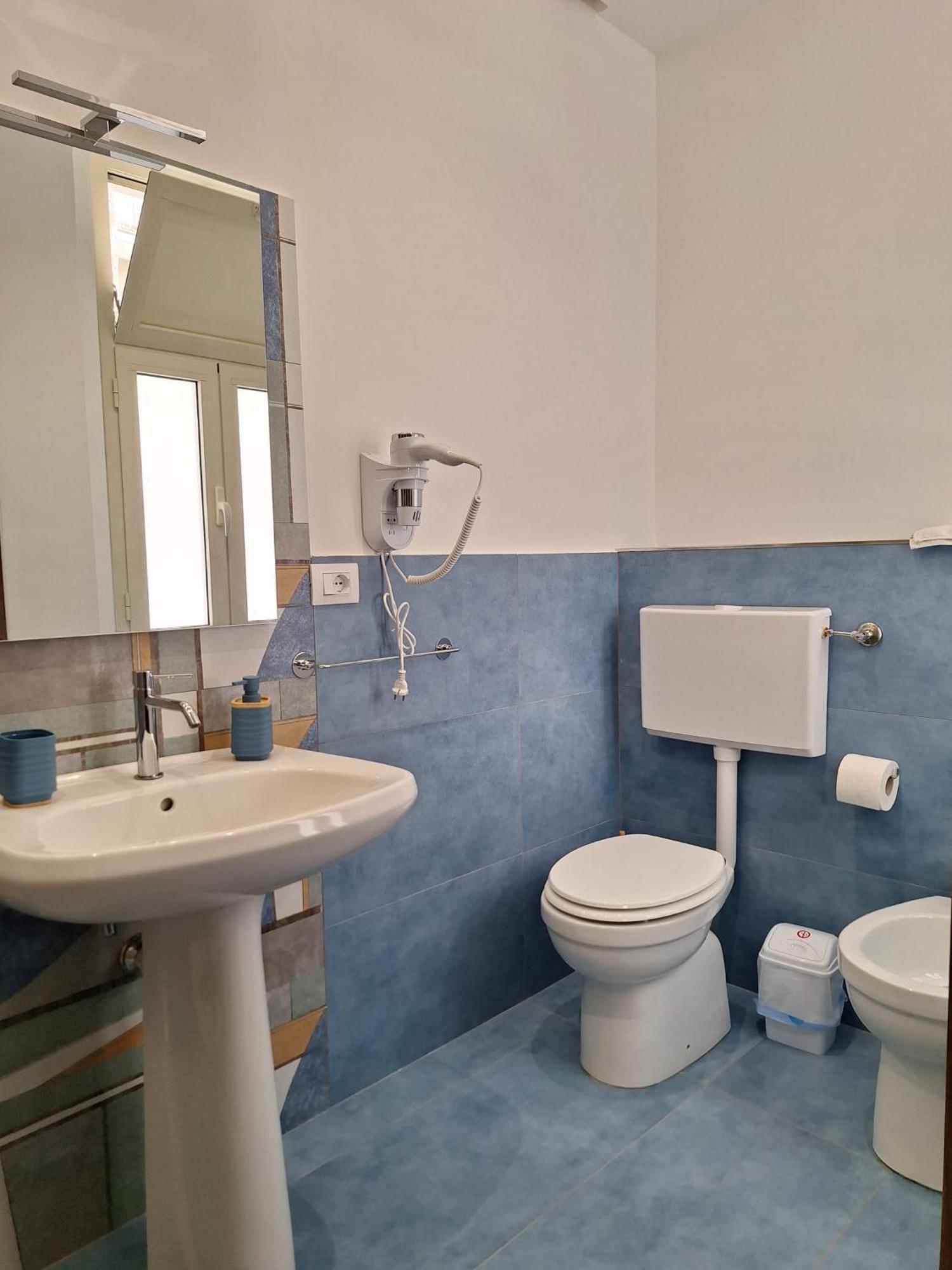 B&B Onda Marina Villa Bellini Catania Centro Luaran gambar