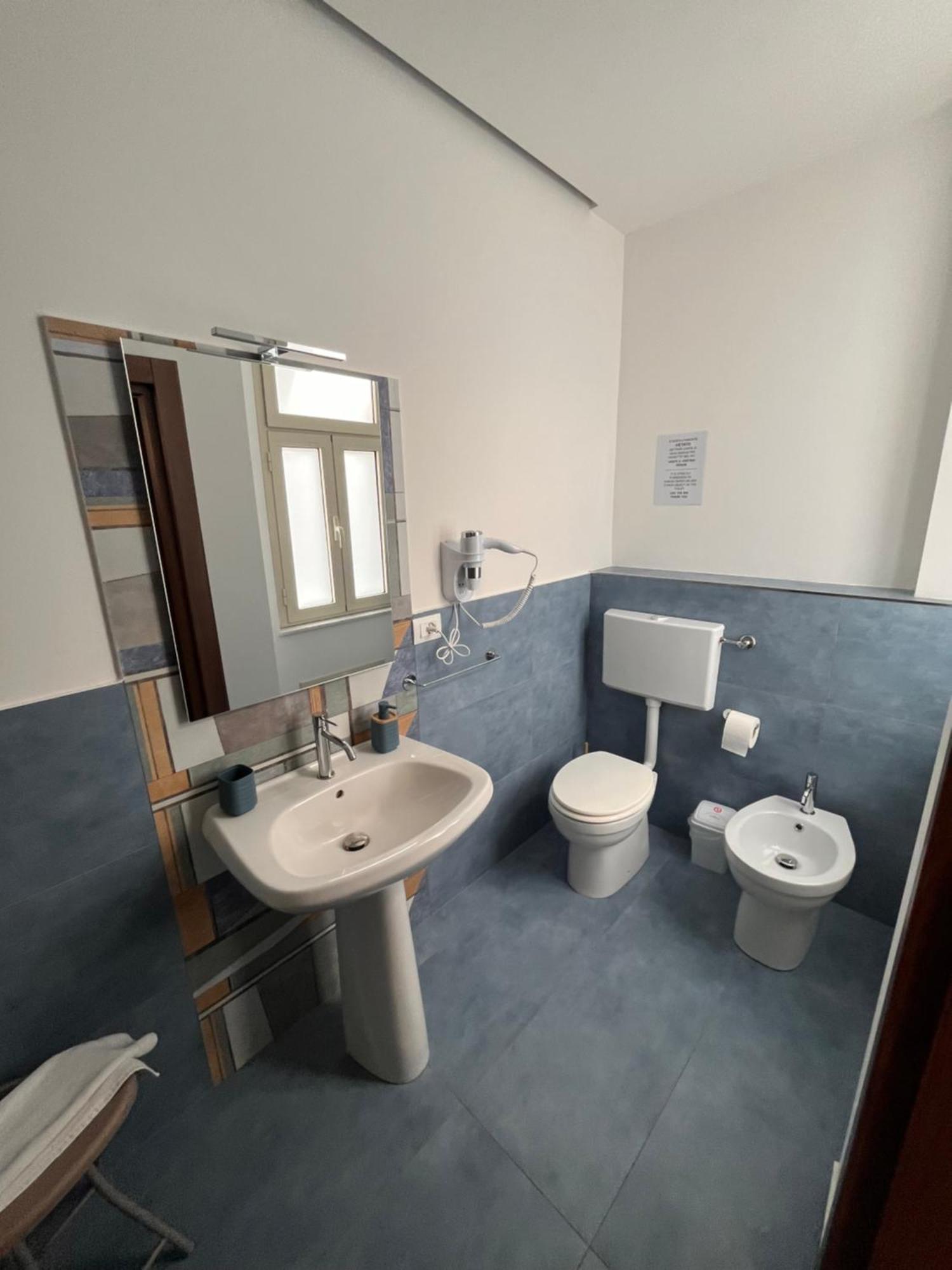 B&B Onda Marina Villa Bellini Catania Centro Luaran gambar